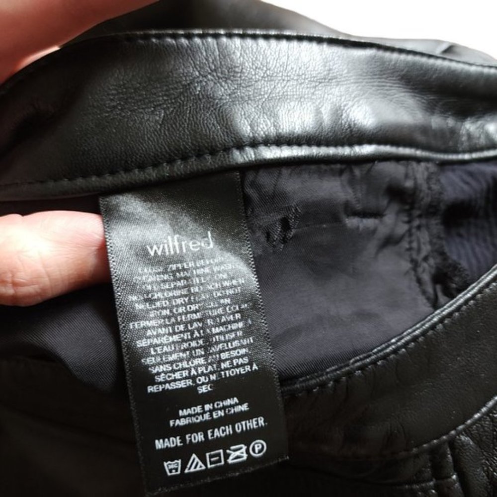 Aritiza Wilfred Melina Cropped vegan leather pant, black - Picture 6 of 10